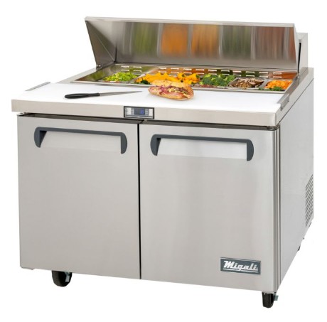 migali-sandwich-prep-table-image